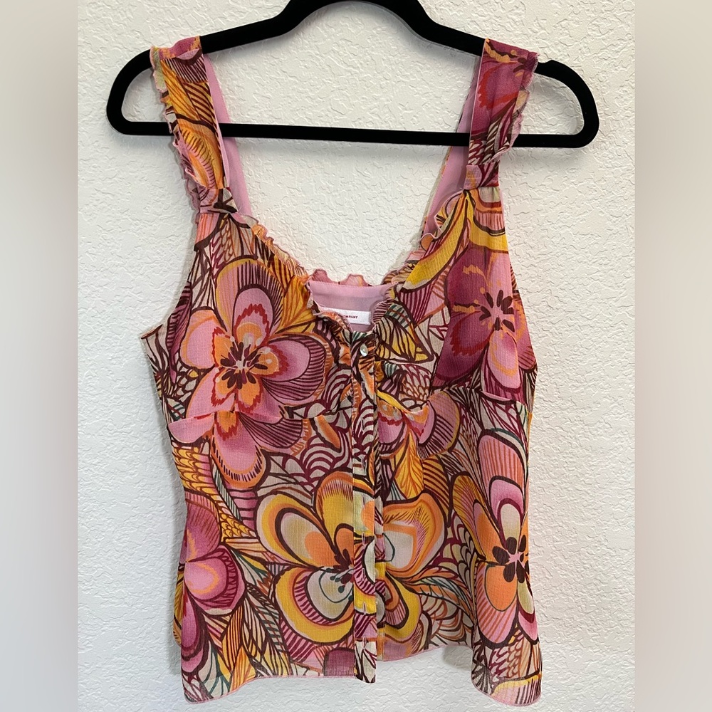 Nine & Co. sleeveless cami.